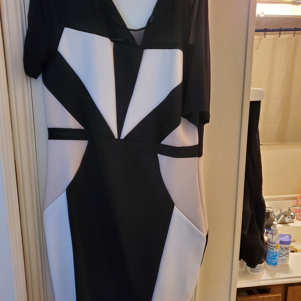 K Jordan Black and White Geometric Long Sleeve Dress